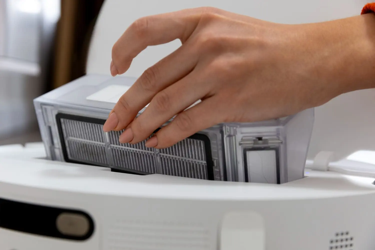 Ultra-High Efficiency & New Media in HEPA Filters (Beyond H13/H14): Trends & Challenges 2025